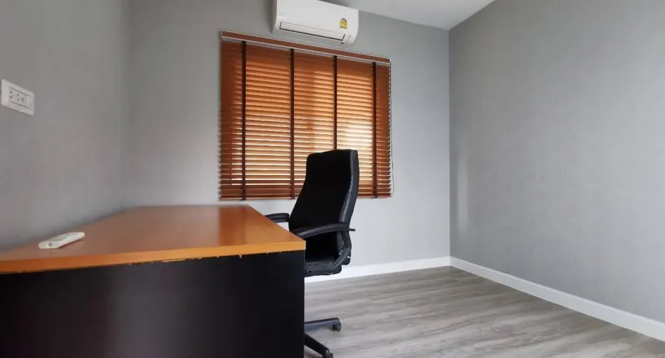 For rent 4 bedrooms house in Lat Krabang, Bangkok