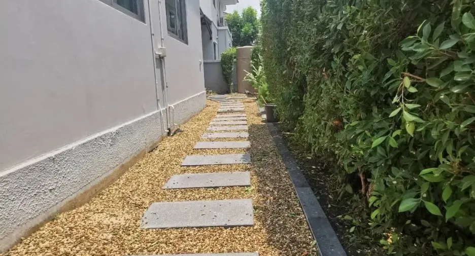 For rent 4 bedrooms house in Lat Krabang, Bangkok