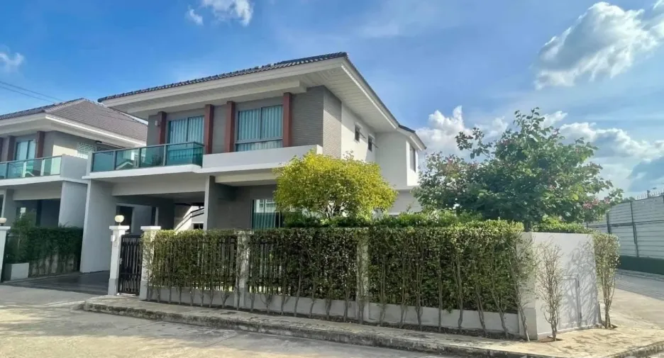 For rent 4 bedrooms house in Lat Krabang, Bangkok