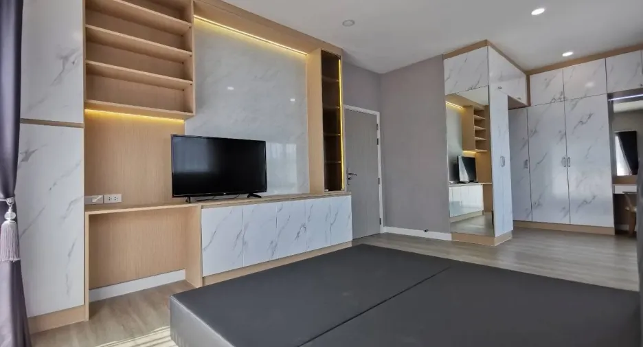 For rent 4 bedrooms house in Lat Krabang, Bangkok
