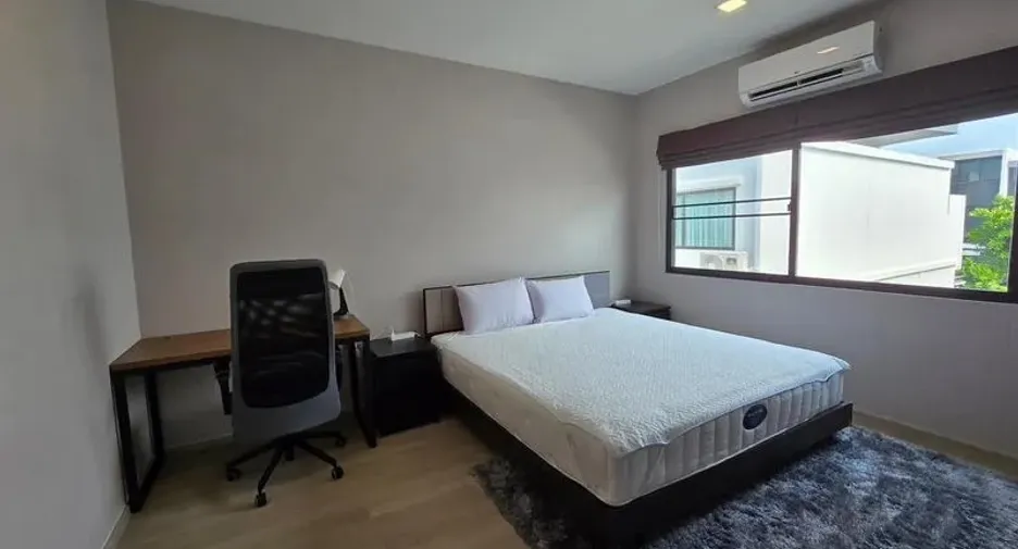 À louer 3 chambres maison de ville à Bang Phli, Samut Prakan