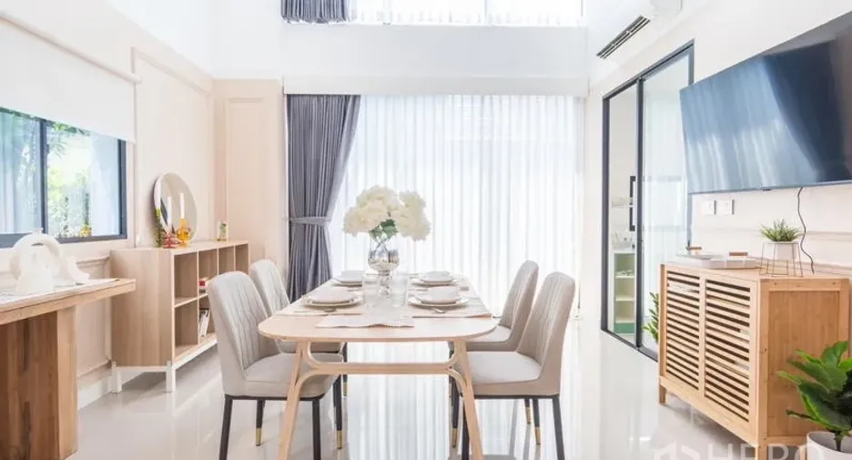 For rent and for sale 3 bedrooms townhouse in Suan Luang, Bangkok