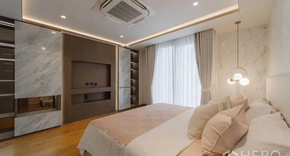 For rent and for sale 3 bedrooms townhouse in Watthana, Bangkok