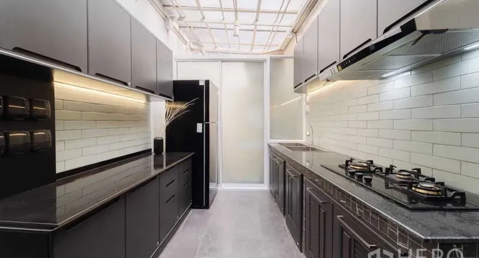 For rent and for sale 3 bedrooms townhouse in Watthana, Bangkok
