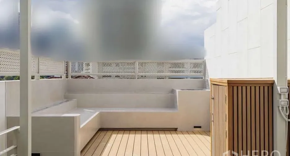 For rent and for sale 3 bedrooms townhouse in Watthana, Bangkok