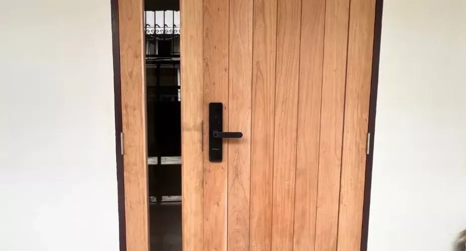 For rent 3 bedrooms townhouse in Phra Khanong, Bangkok