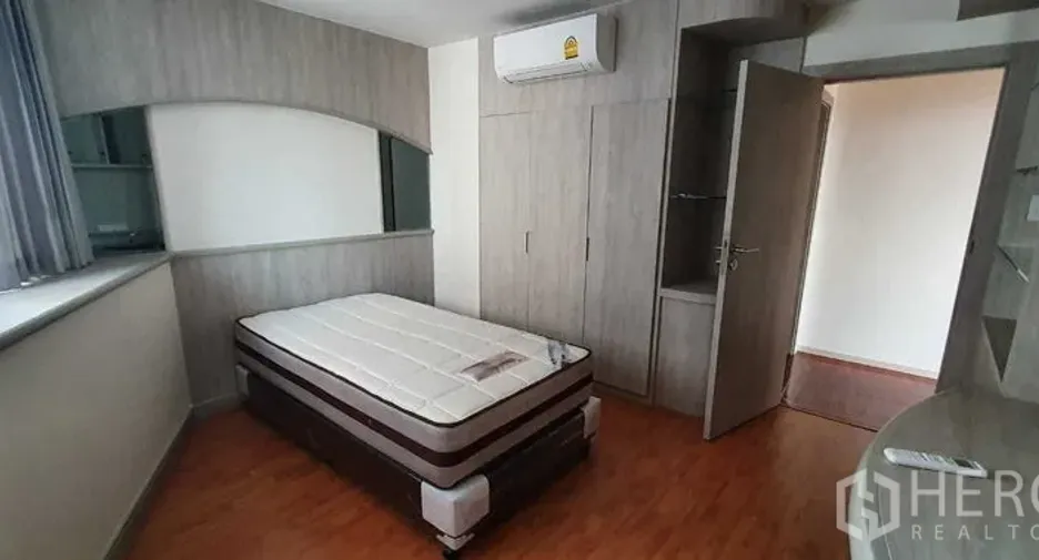 À louer 3 chambres condo à Khlong Toei, Bangkok