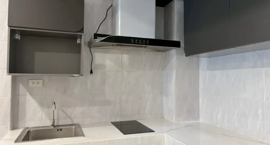 For rent 2 bedrooms retail Space in Phra Khanong, Bangkok