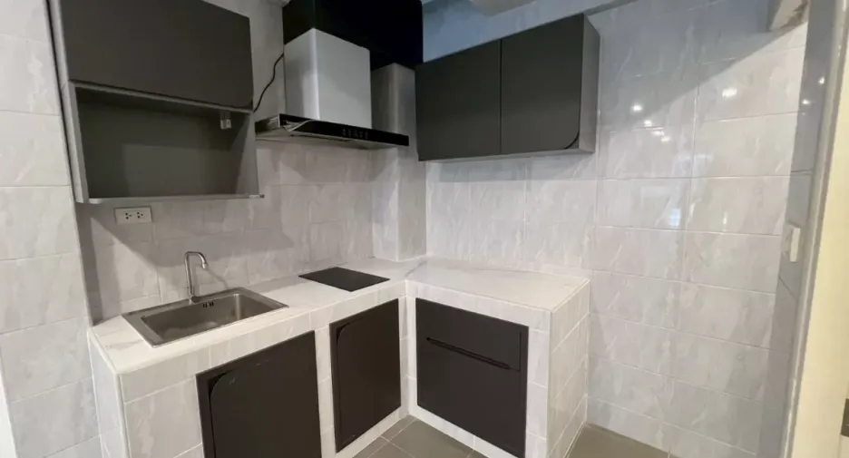 For rent 2 bedrooms retail Space in Phra Khanong, Bangkok