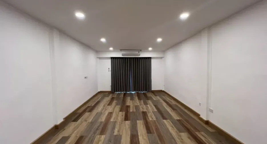 For rent 2 bedrooms retail Space in Phra Khanong, Bangkok