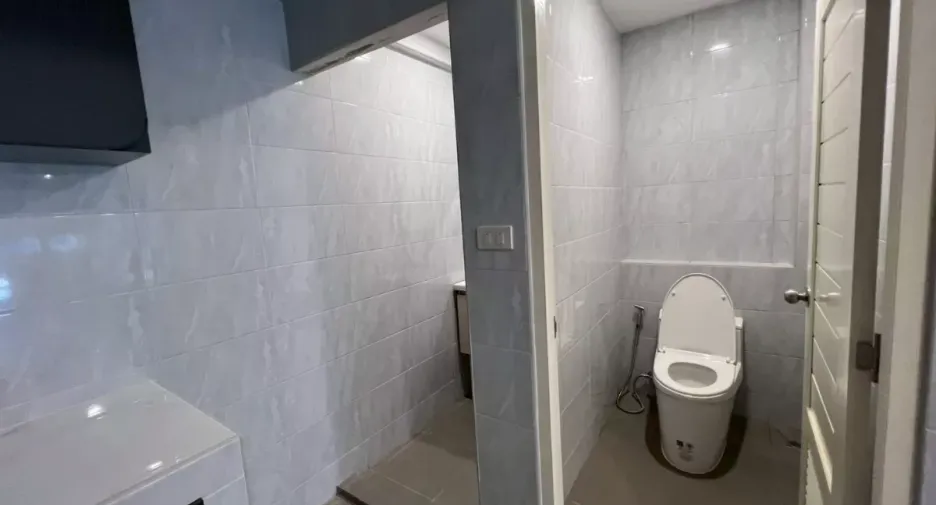 For rent 2 bedrooms retail Space in Phra Khanong, Bangkok