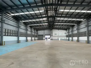 For rent warehouse in Mueang Samut Prakan, Samut Prakan