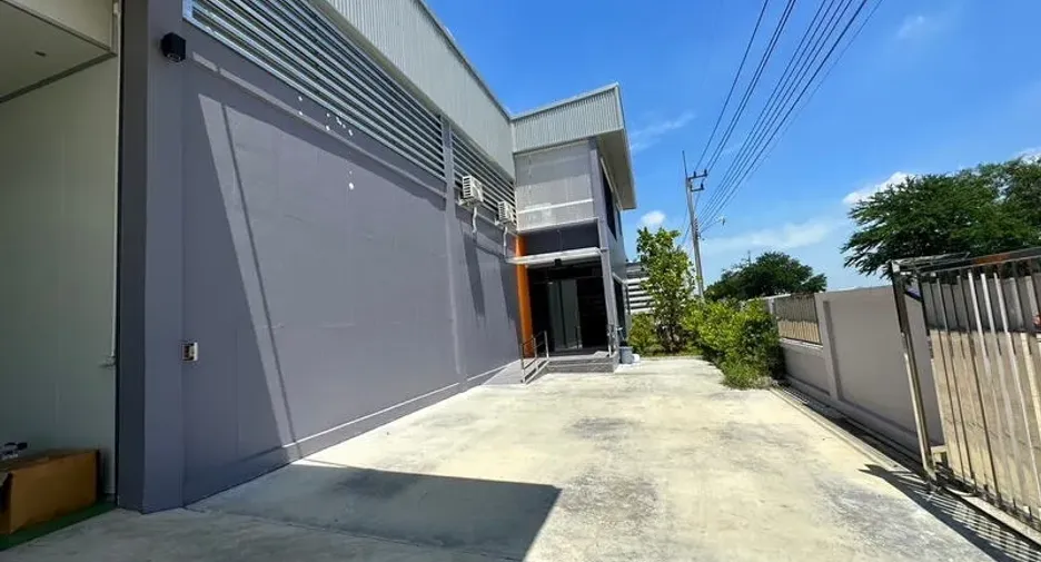 For rent and for sale warehouse in Lam Luk Ka, Pathum Thani
