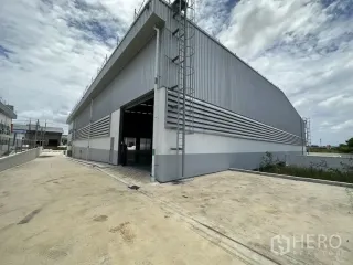 For rent warehouse in Mueang Samut Prakan, Samut Prakan