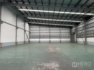 For rent warehouse in Mueang Samut Prakan, Samut Prakan