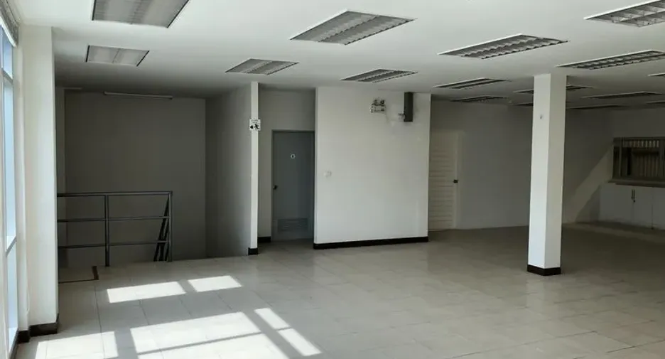 For rent warehouse in Bang Sao Thong, Samut Prakan