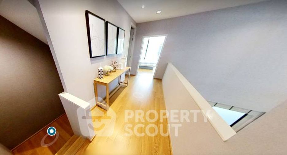 For rent 3 bedrooms townhouse in Suan Luang, Bangkok