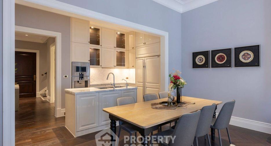For rent 3 bedrooms condo in Pathum Wan, Bangkok