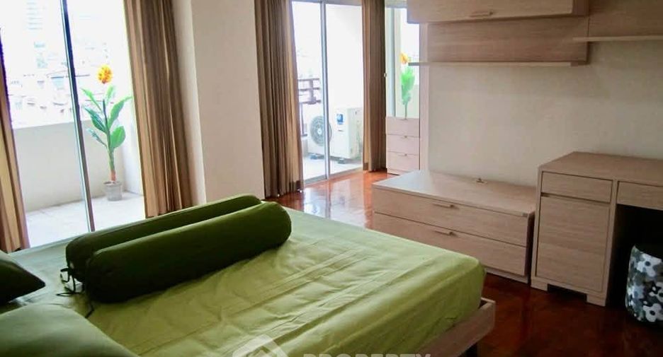 For rent 3 bedrooms condo in Sathon, Bangkok