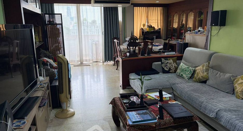 For sale 2 bedrooms condo in Watthana, Bangkok