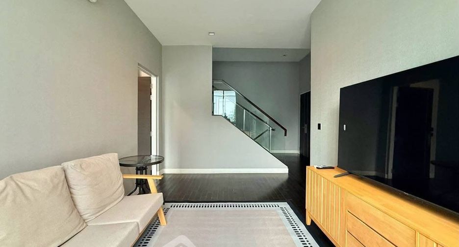 For rent and for sale 4 bedrooms house in Suan Luang, Bangkok