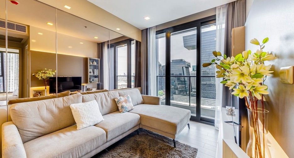 For sale 2 bedrooms condo in Huai Khwang, Bangkok