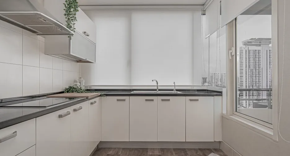 For sale 3 bedrooms condo in Watthana, Bangkok