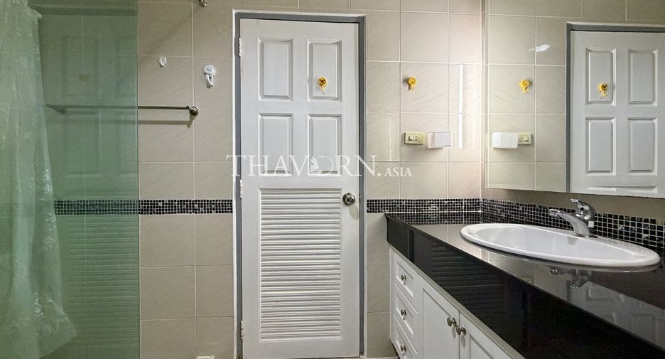 For sale studio condo 
