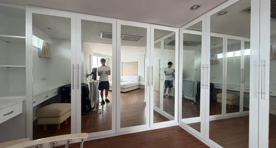 For rent 2 bedrooms condo in Watthana, Bangkok