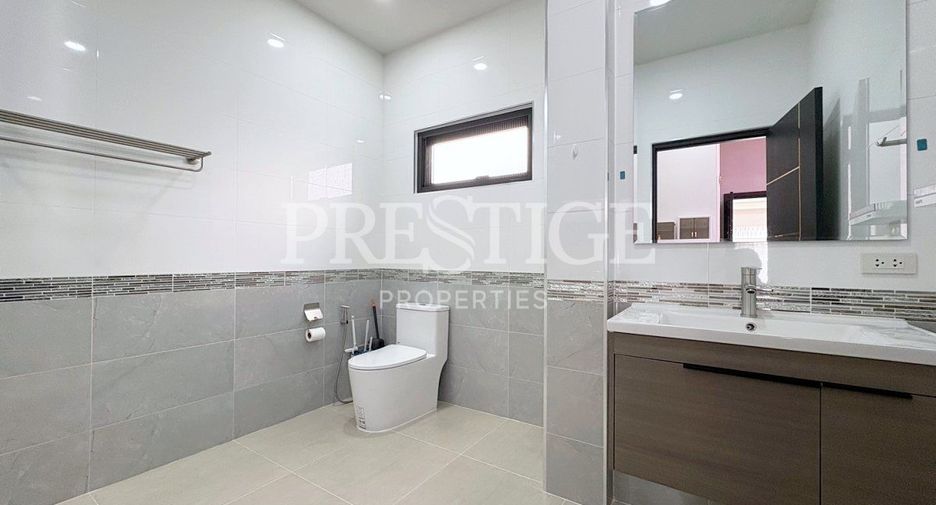 For sale 4 bedrooms house in Bang Lamung, Chonburi