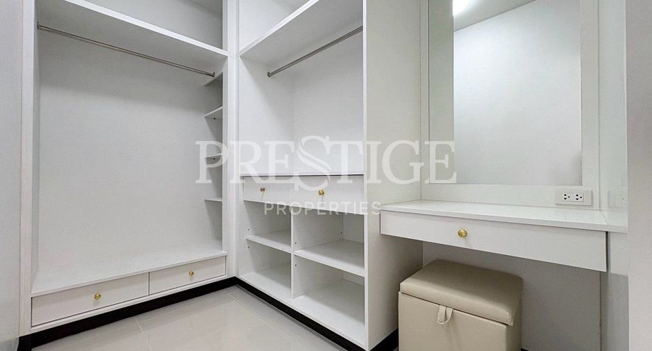 For sale 4 bedrooms house in Bang Lamung, Chonburi