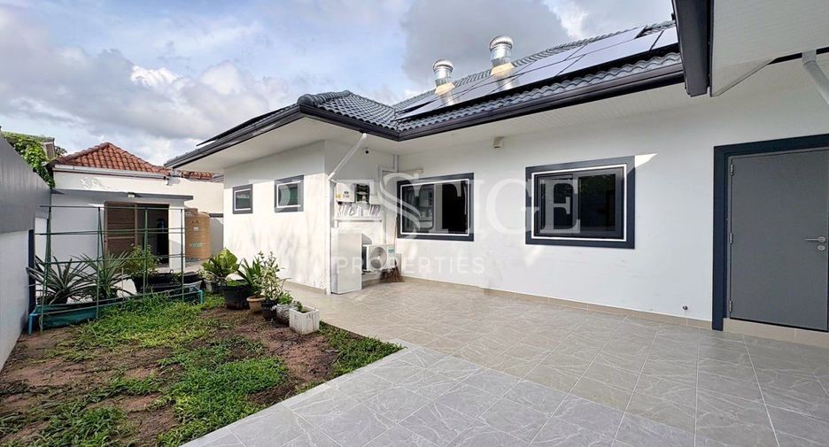 For sale 4 bedrooms house in Bang Lamung, Chonburi