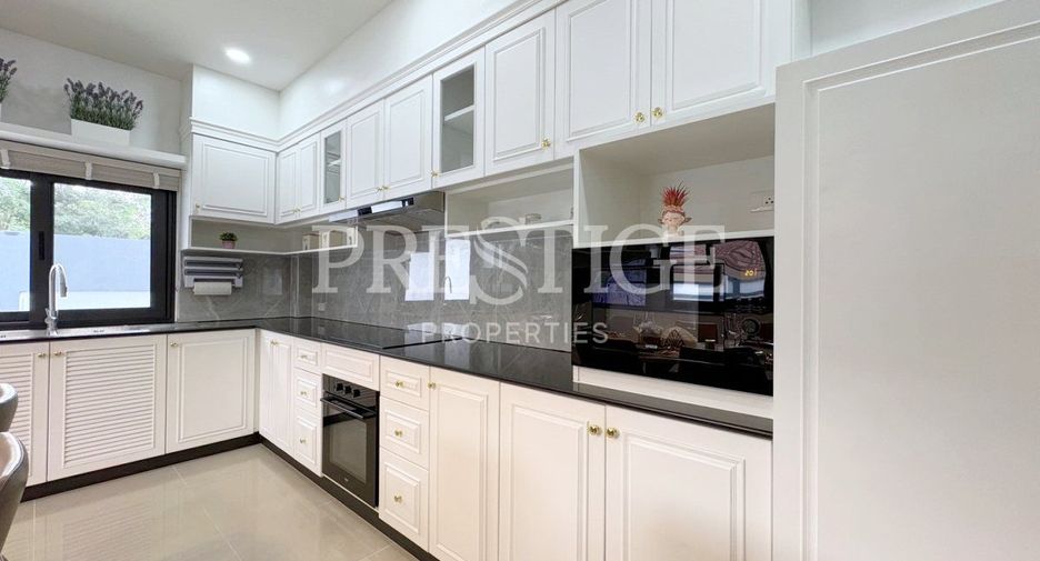 For sale 4 bedrooms house in Bang Lamung, Chonburi