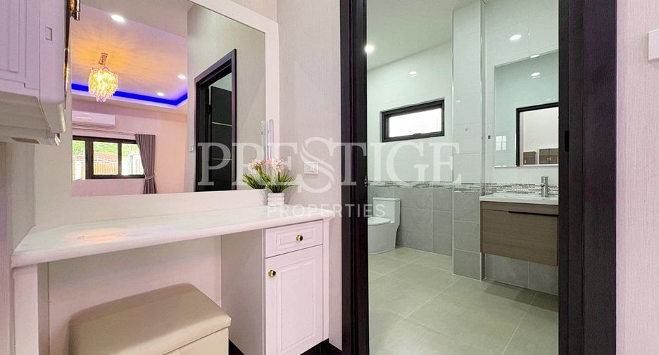 For sale 4 bedrooms house in Bang Lamung, Chonburi