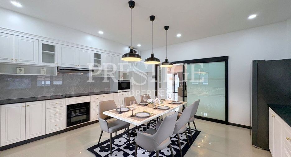 For sale 4 bedrooms house in Bang Lamung, Chonburi