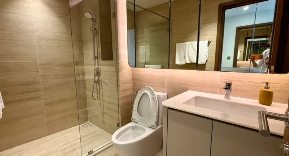 For rent 2 bedrooms condo in Khlong Toei, Bangkok