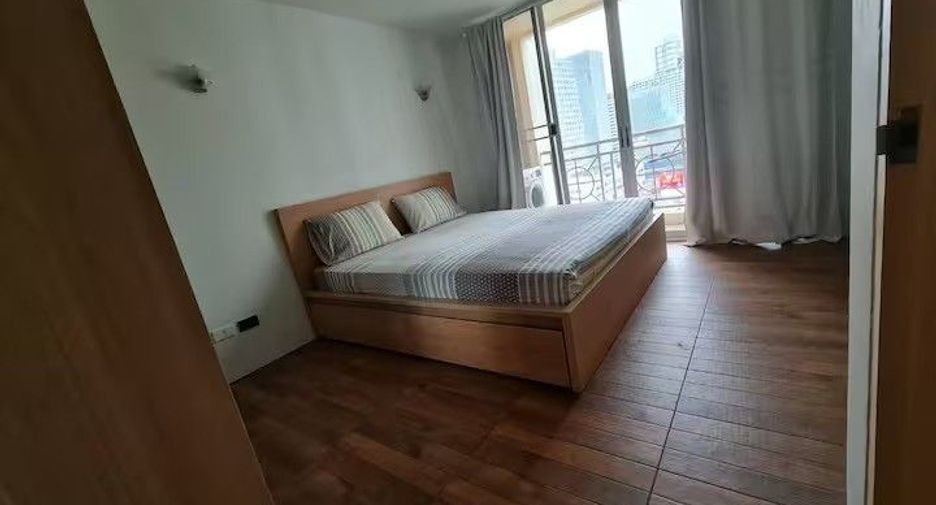 For rent 2 bedrooms condo in Watthana, Bangkok
