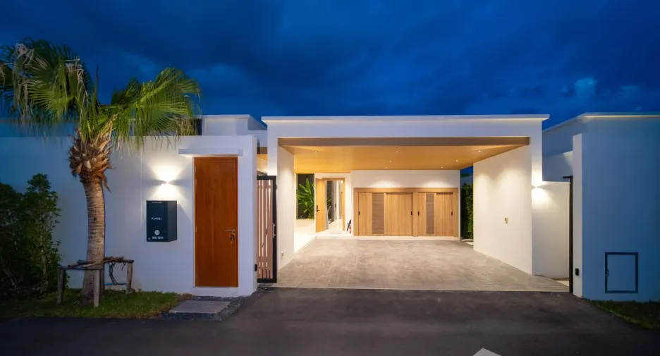For rent 4 bedrooms villa in Mueang Phuket, Phuket