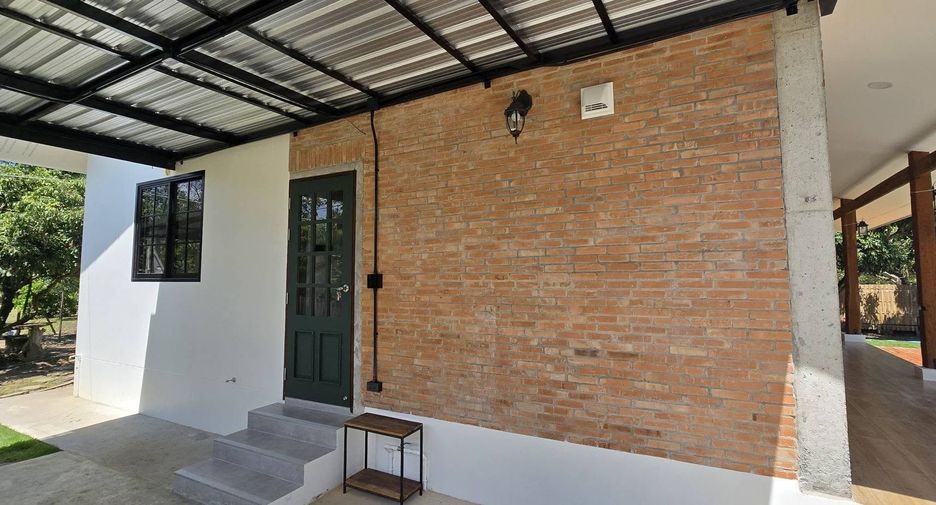 For rent 2 bedrooms house in Saraphi, Chiang Mai