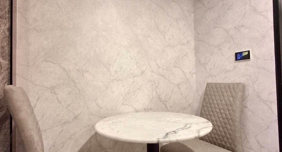 For rent 2 bedrooms condo in Huai Khwang, Bangkok