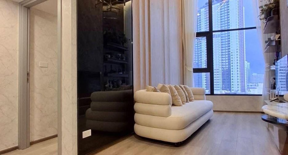 For rent 2 bedrooms condo in Huai Khwang, Bangkok
