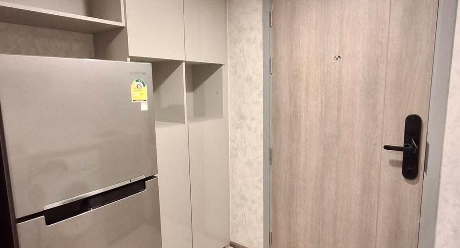 For rent 2 bedrooms condo in Huai Khwang, Bangkok