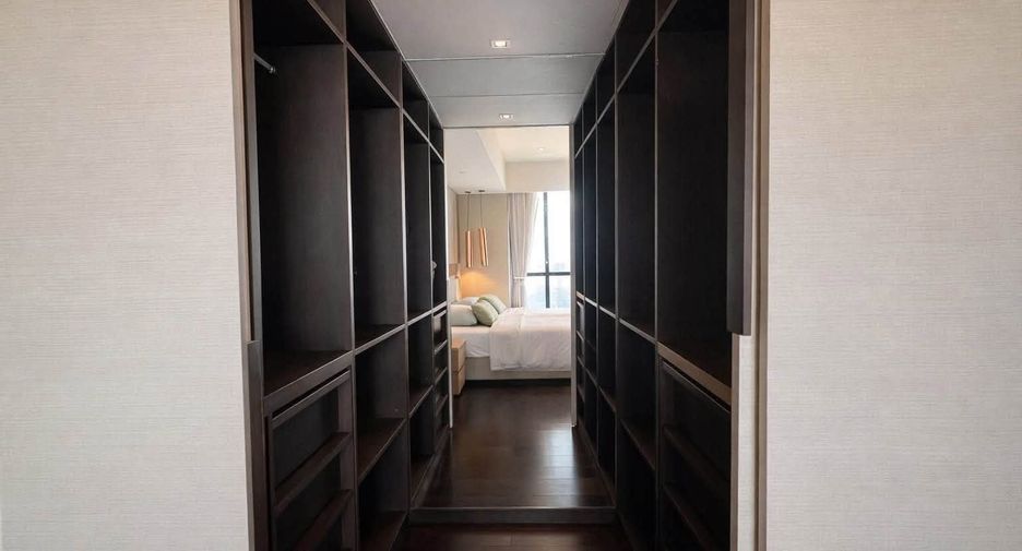 For sale 4 bedrooms condo in Yan Nawa, Bangkok
