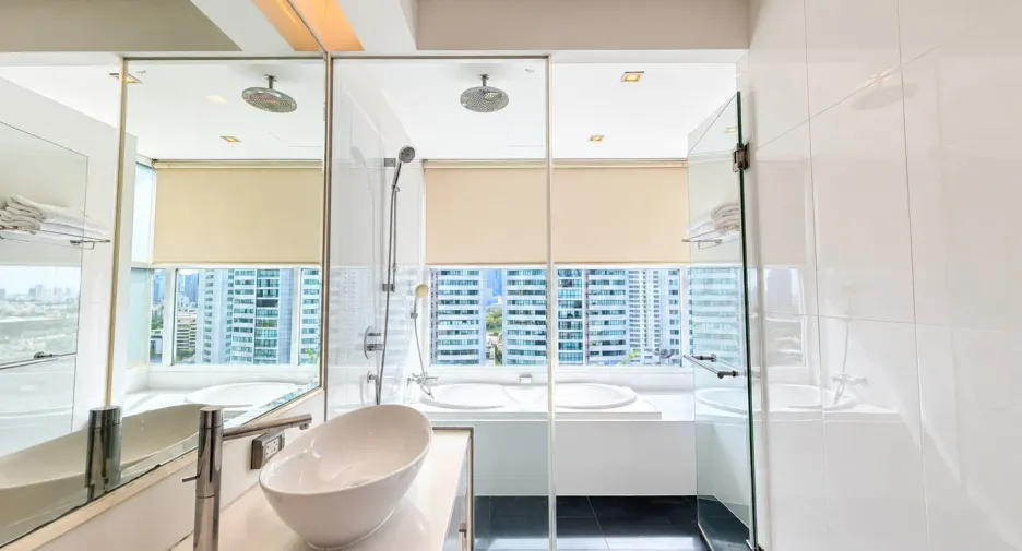 Apartment zur Miete mit 3 Zimmer in Khlong Toei, Bangkok