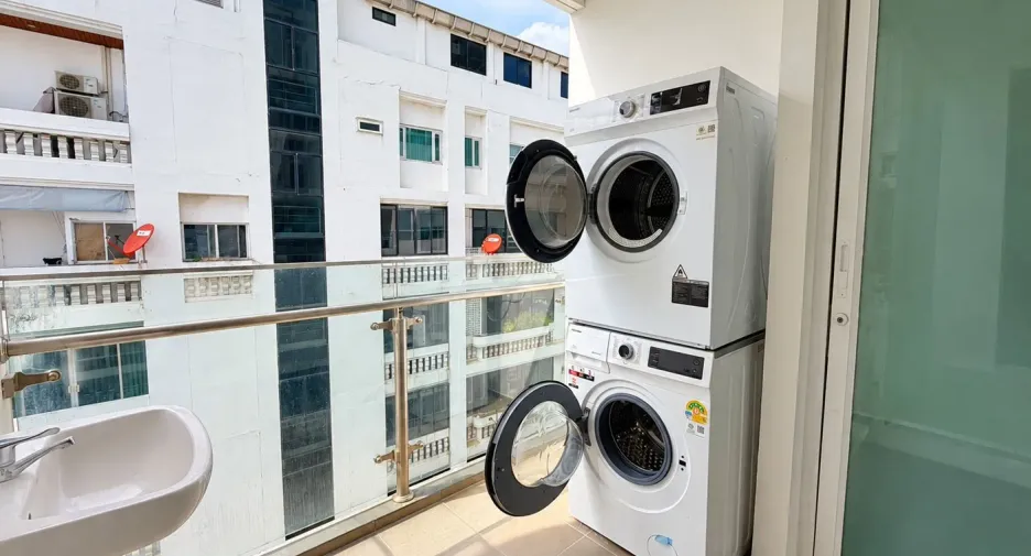 Apartment zur Miete mit 3 Zimmer in Khlong Toei, Bangkok