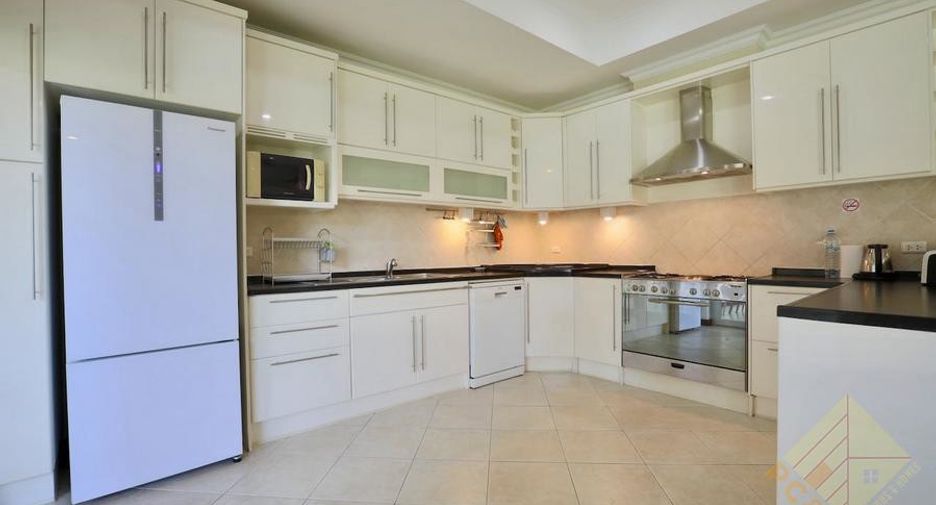 For sale 3 bedrooms house in Jomtien, Pattaya