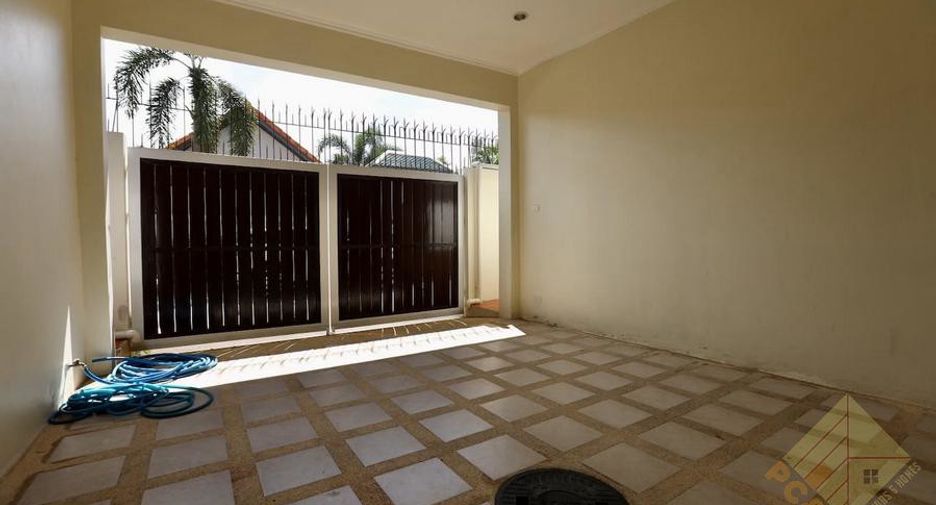 For sale 3 bedrooms house in Jomtien, Pattaya