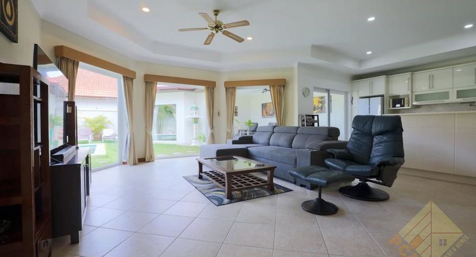 For sale 3 bedrooms house in Jomtien, Pattaya