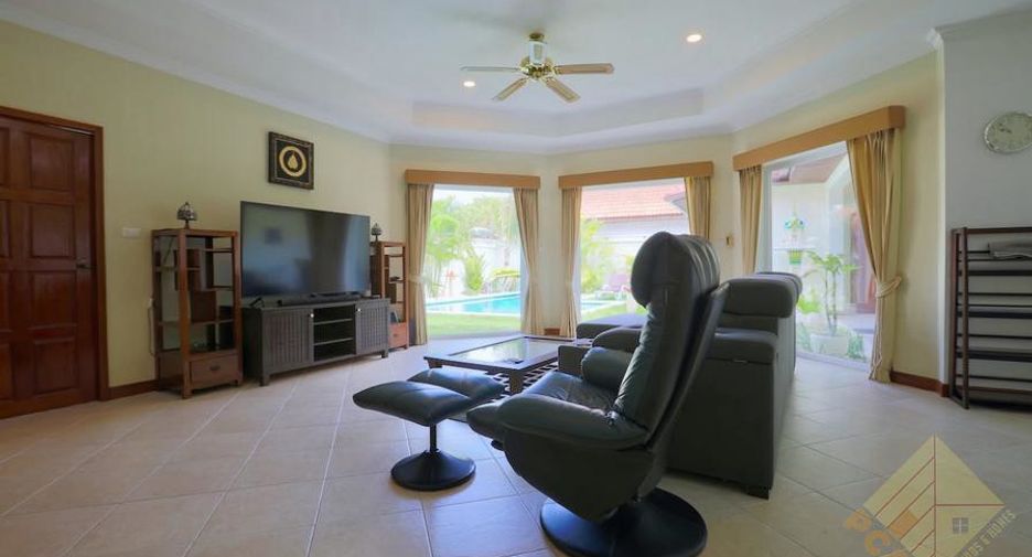 For sale 3 bedrooms house in Jomtien, Pattaya