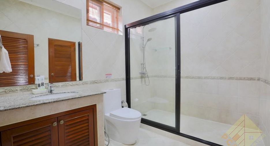 For sale 3 bedrooms house in Jomtien, Pattaya